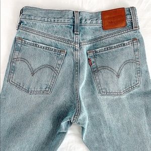 Levi’s cropped wedgie icon fit